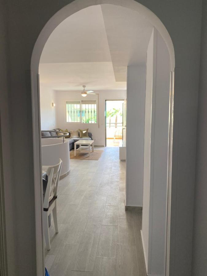 Ground Floor Apartment- 2 Bedrooms - 450 Meters From The Apartamento Marbella