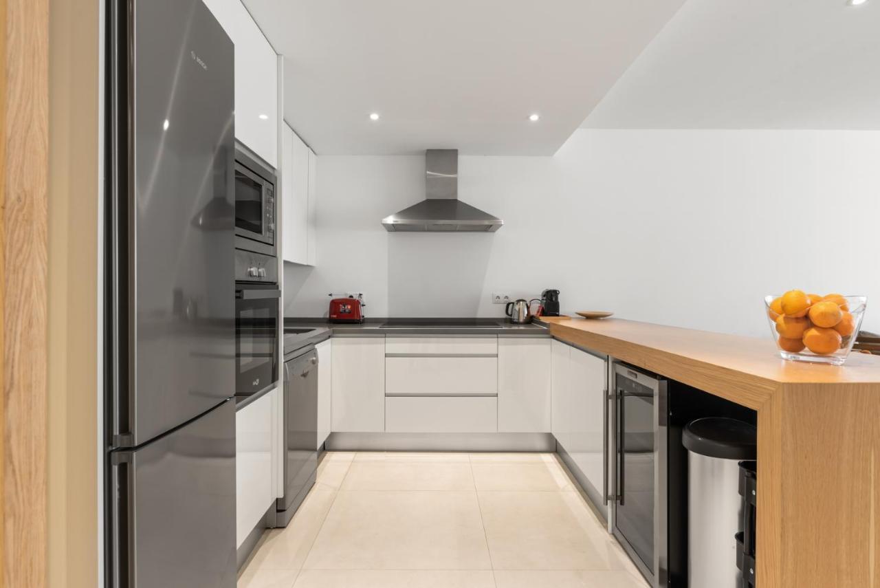 Large In Playas Del Duque Apartment *