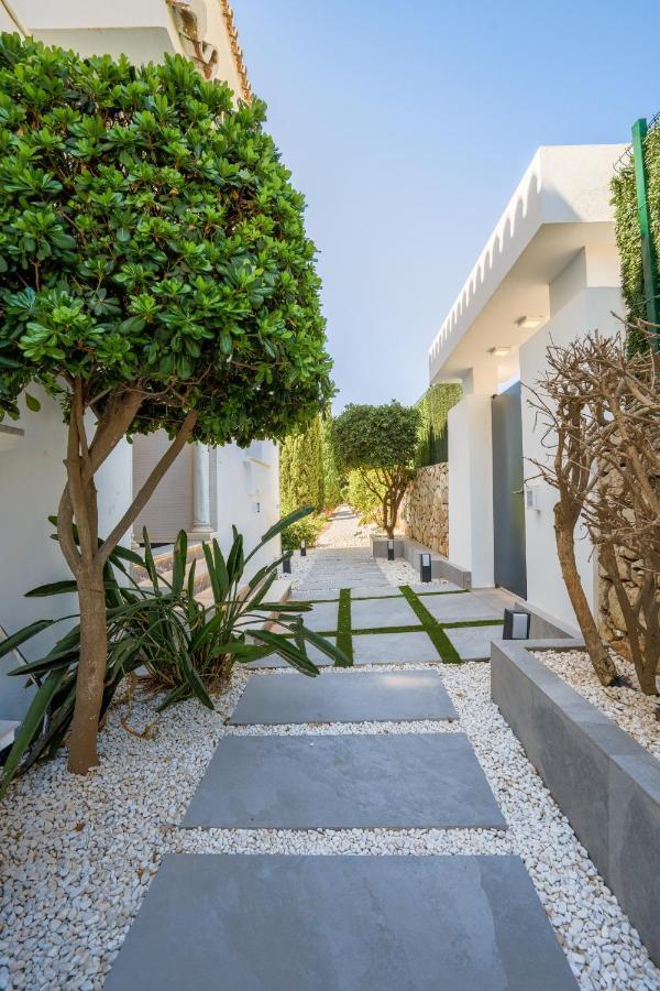 27 Nueva Andalucia Puerto Banus Villa