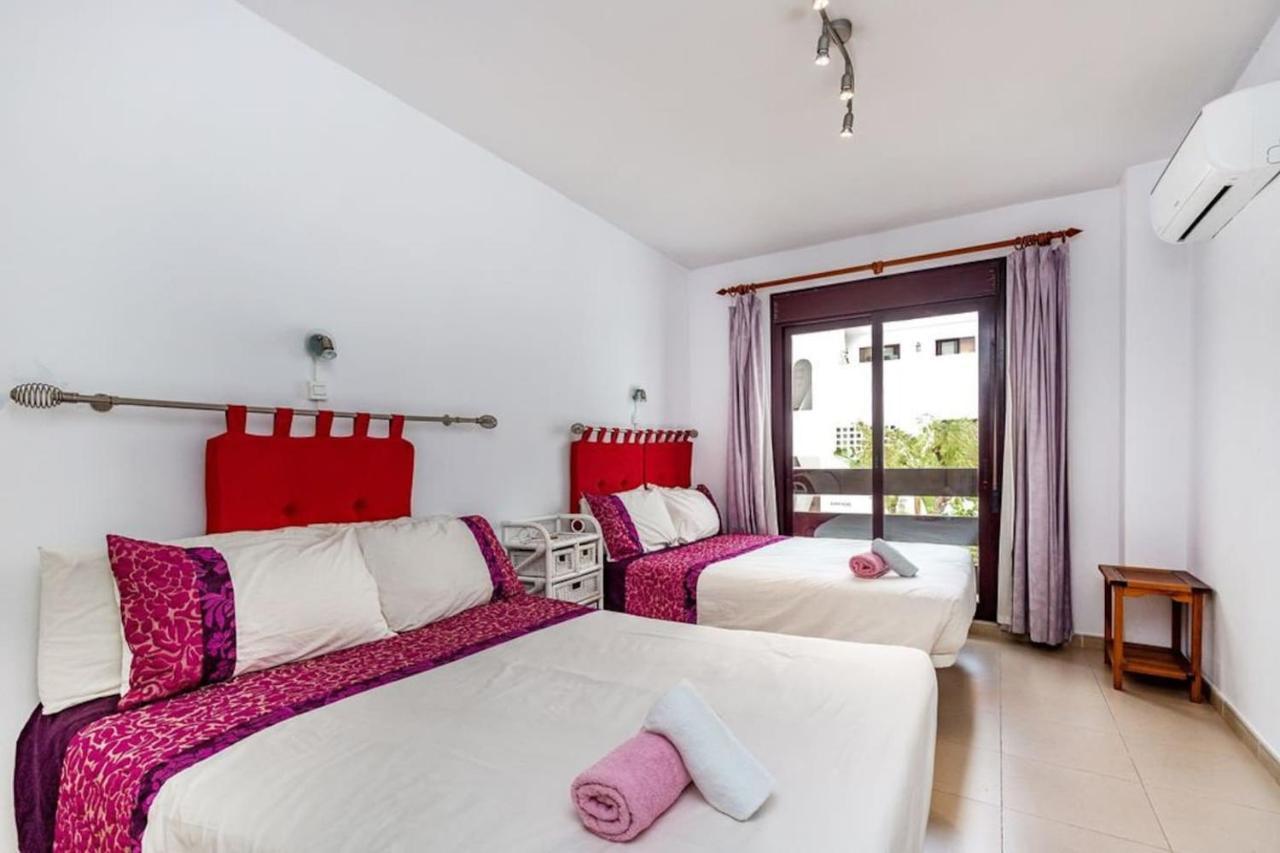 La Buena Vida Duplex: Stylish Retreat With Pool Access Near Puerto Banus *