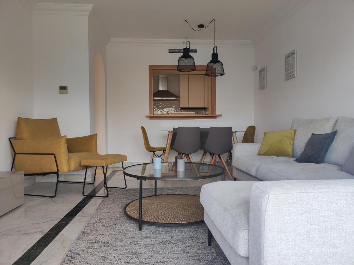 Homelystay - Marbella, Marina Banus Apartment