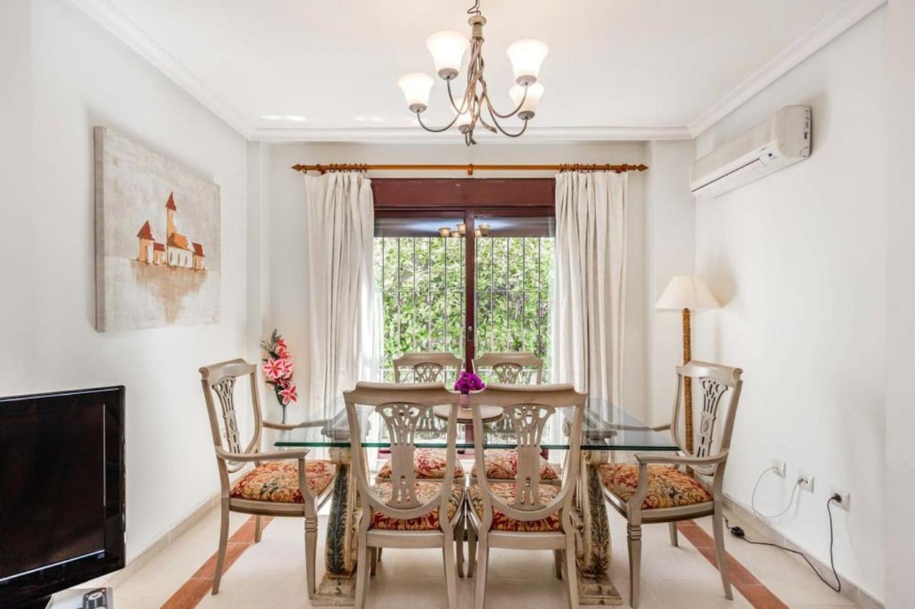 La Buena Vida Duplex: Stylish Retreat With Pool Access Near Puerto Banus *