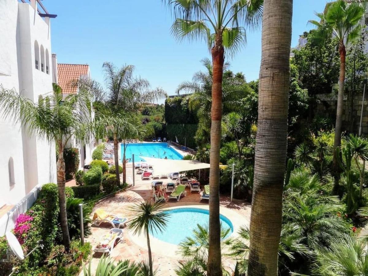 La Buena Vida Duplex: Stylish Retreat With Pool Access Near Puerto Banus Marbella