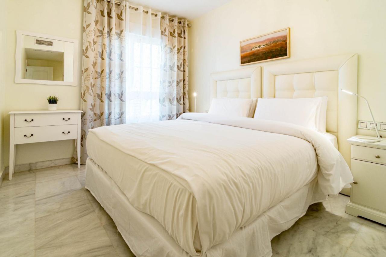 Apartment Ade10- Front Line San Pedro By Roomservices