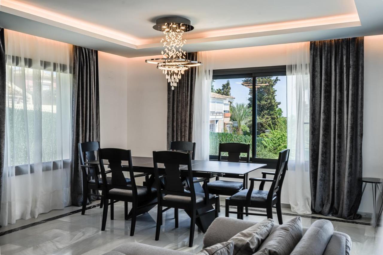 27 Nueva Andalucia Puerto Banus Villa *