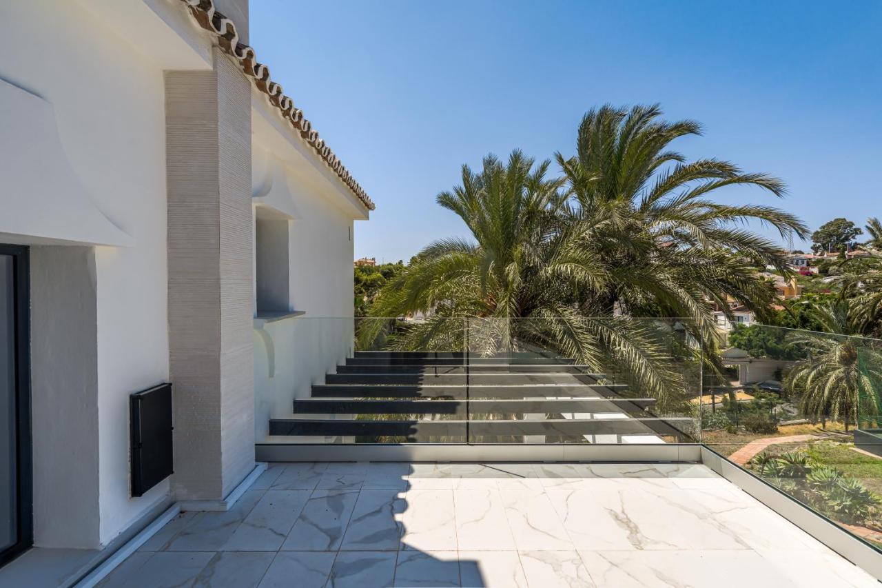 27 Nueva Andalucia Puerto Banus Villa *
