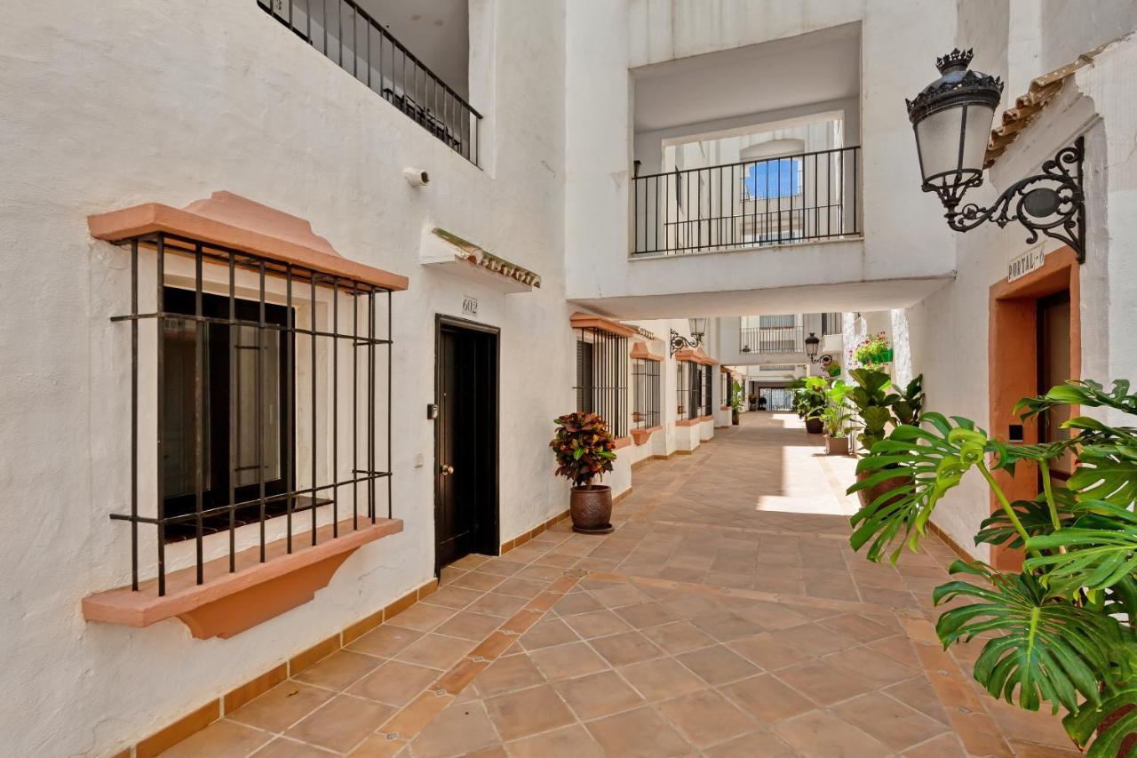 Modern 3 Bed In Puerto Banus, Apartment Marbella
