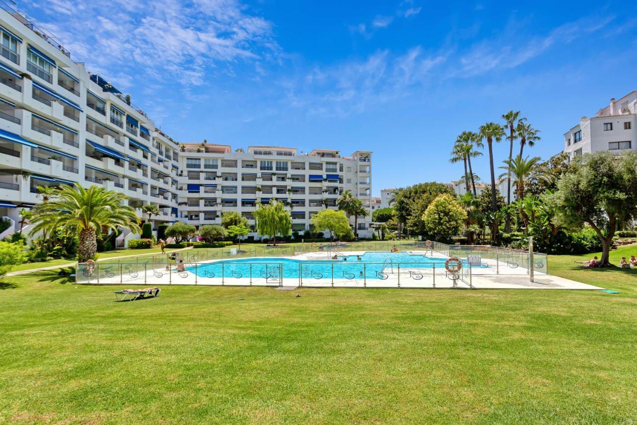 Modern 3 Bed In Puerto Banus, Apartment *