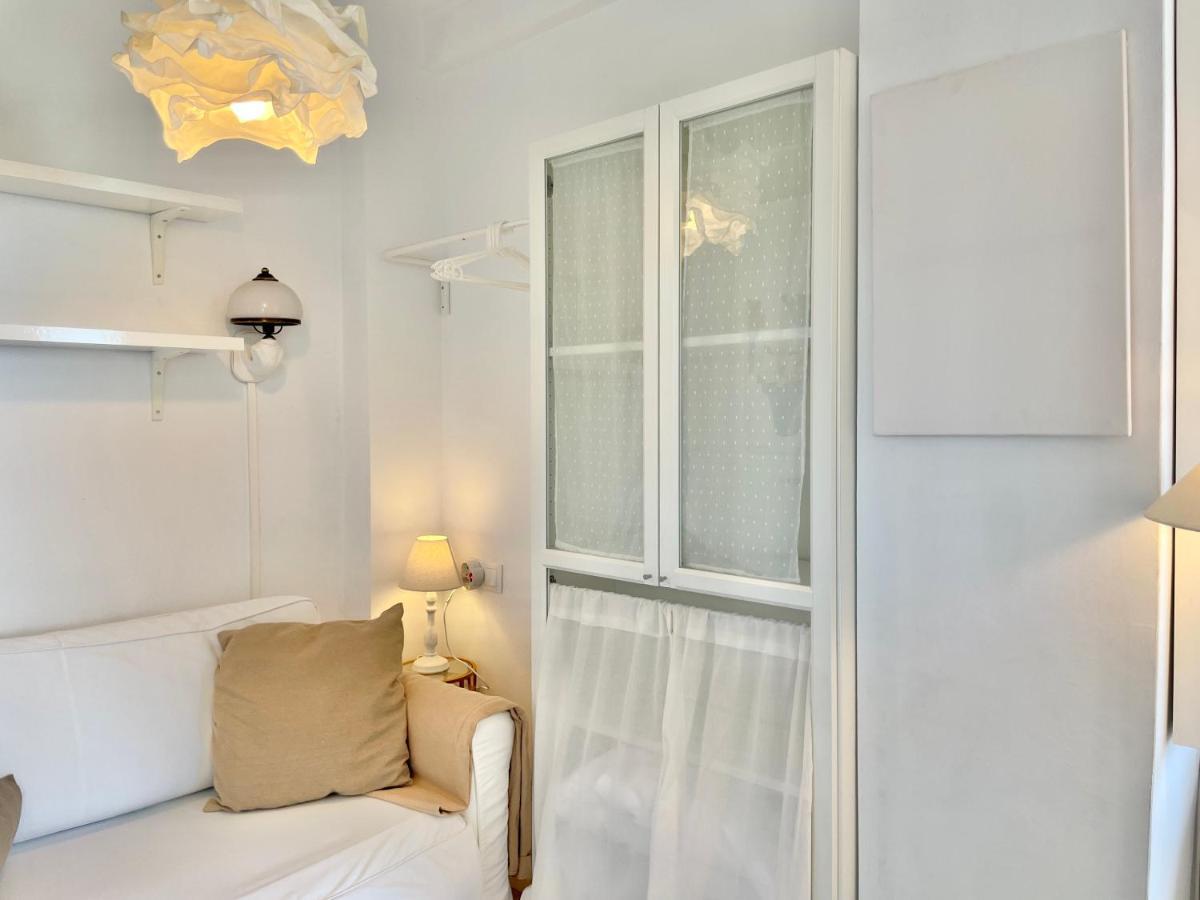 Mediterraneo Studio Front Beach - Eaw Homes