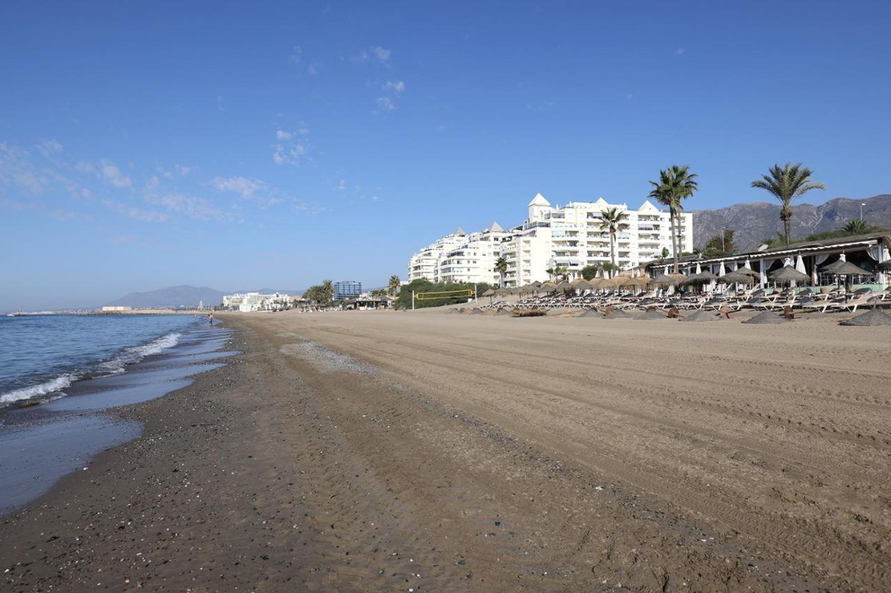 Lujo En Banana Primera Linea De Playa Apartamento Marbella