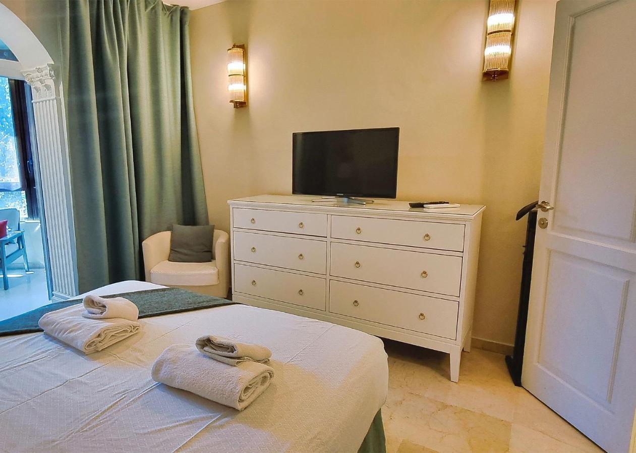 Appartement Spacious Renovated 1-bedroom In Center With Free Parking
