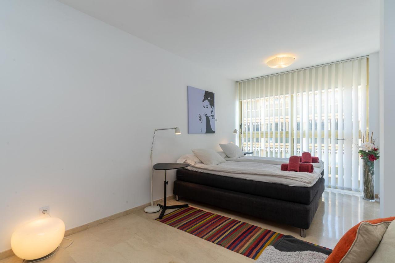 Apartment Unique First Line