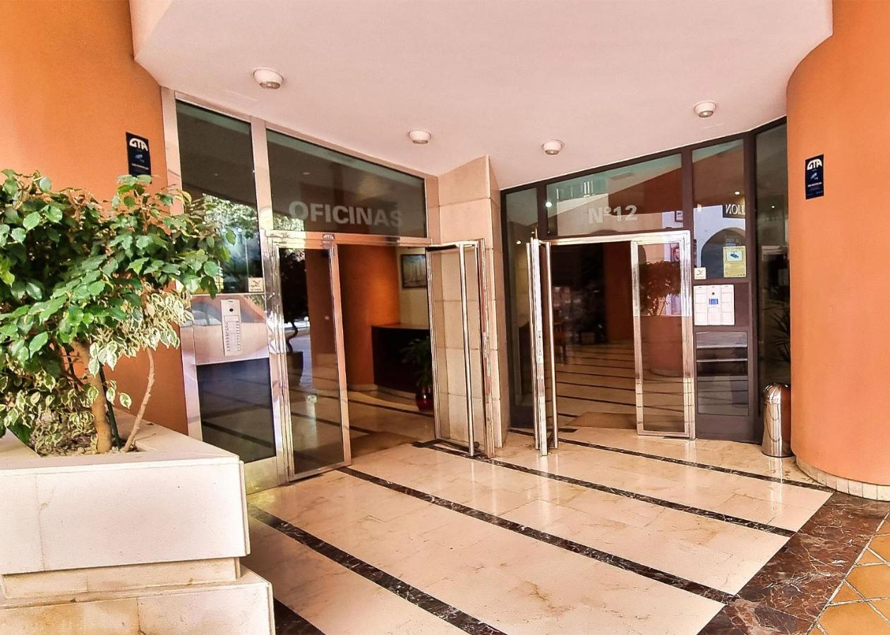 One-bedroom In Centre With Parking Included Appartement