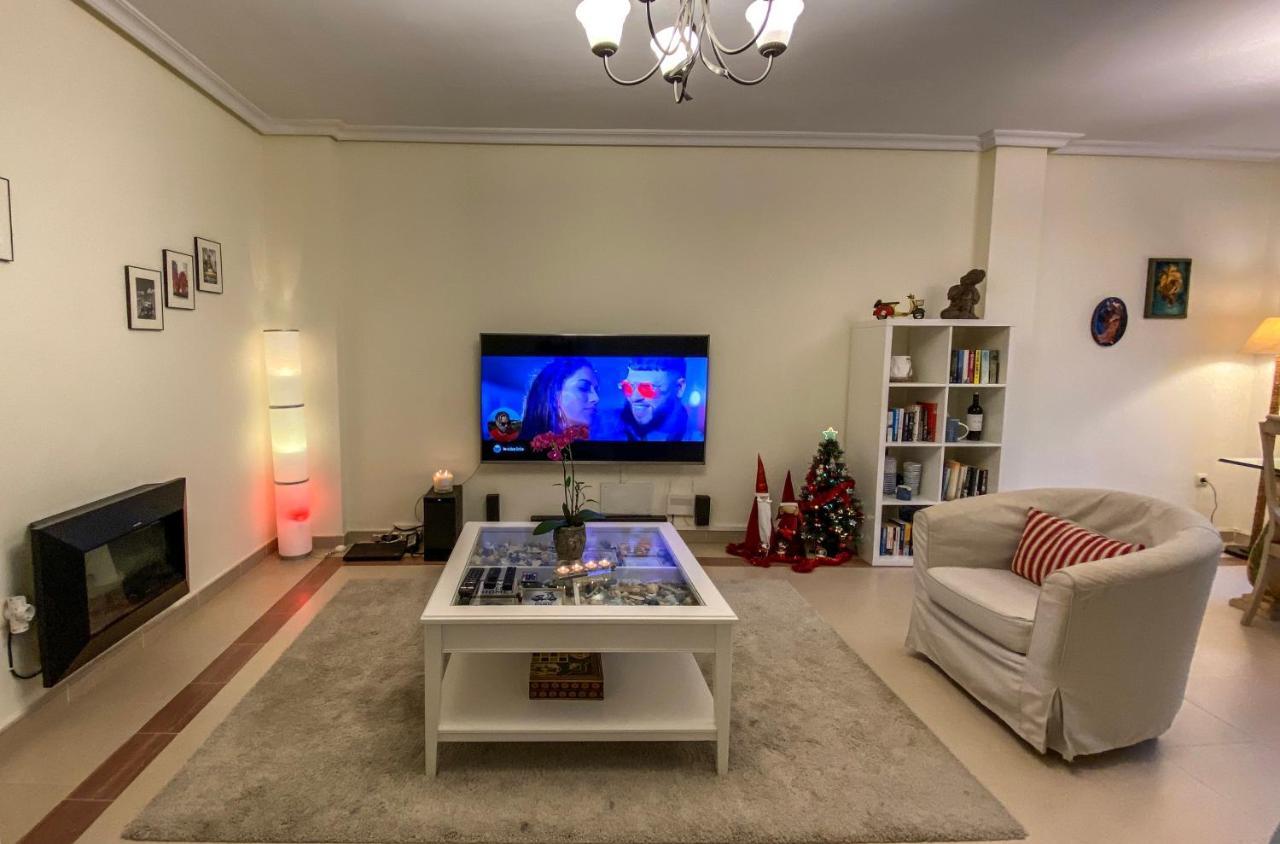 Apartment La Buena Vida Duplex: Stylish Retreat With Pool Access Near Puerto Banus *