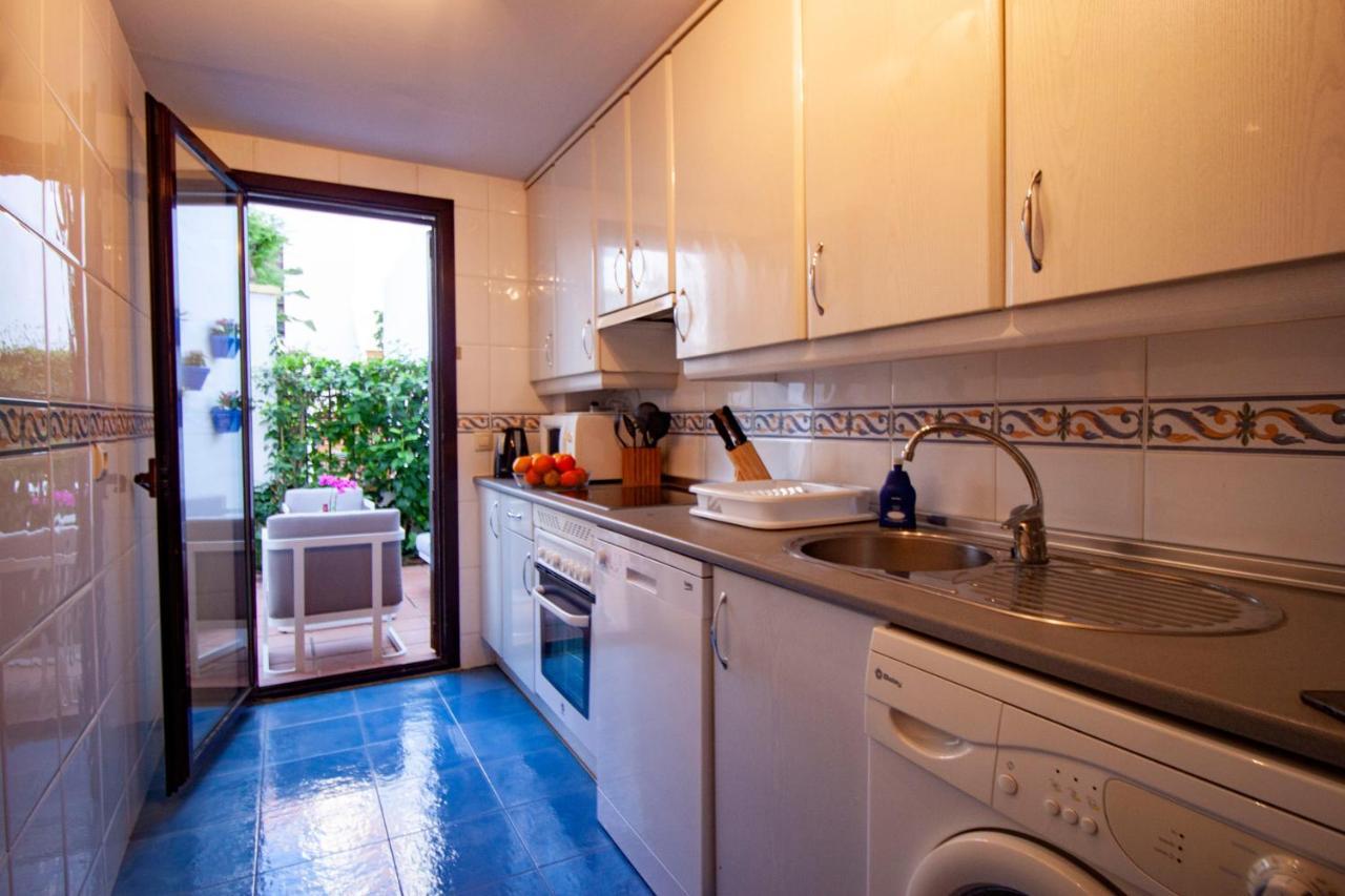 La Buena Vida Duplex: Stylish Retreat With Pool Access Near Puerto Banus