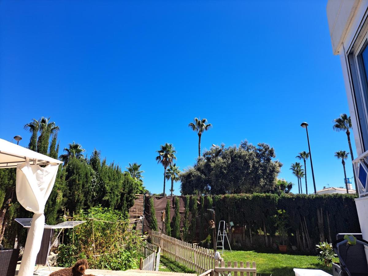 Con Jardin Y Piscina Pet Friendly Apartment