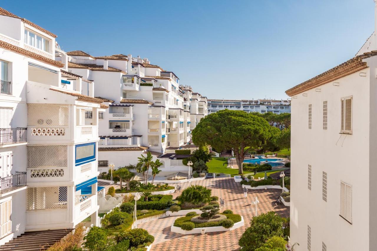 Beachfront Puerto Banus Apartment *