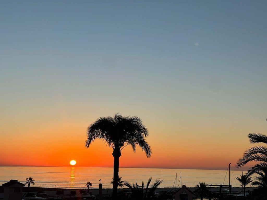 Fascinante Hogar En Cabo Pino En Appartement Marbella