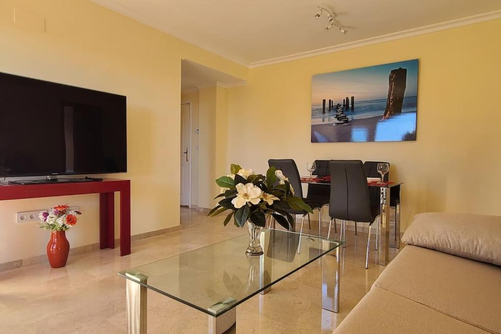 Modern In Elviria, Golf, Fun & Apartamento