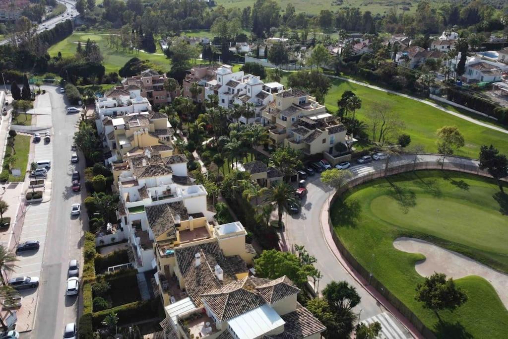 Atico Nuevo En Lujosa Urbanizacion Junto A Restaurantes Y Cafeterias * Marbella