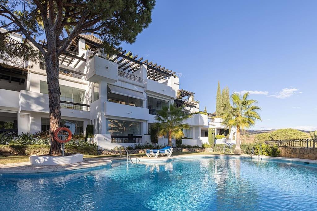 Luxurious 80m² Apartment, Stunning Sea Views - Rio Real Golf, Apartamento Marbella