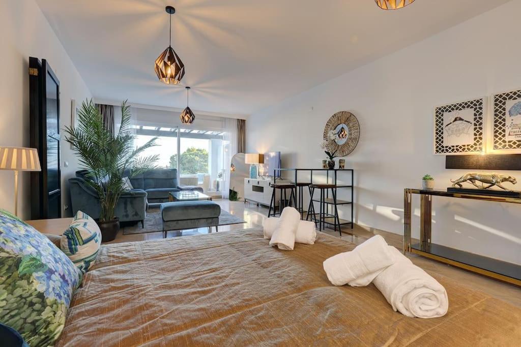 Apartamento Luxurious 80m² Apartment, Stunning Sea Views - Rio Real Golf, Marbella