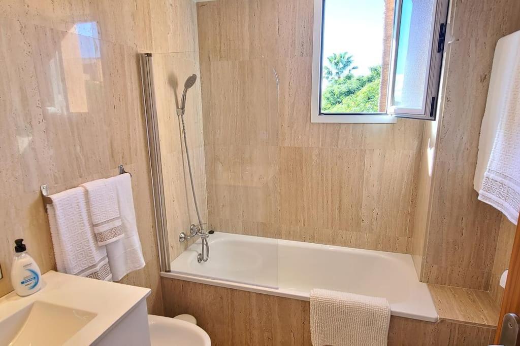 Modern In Elviria, Golf, Fun &
