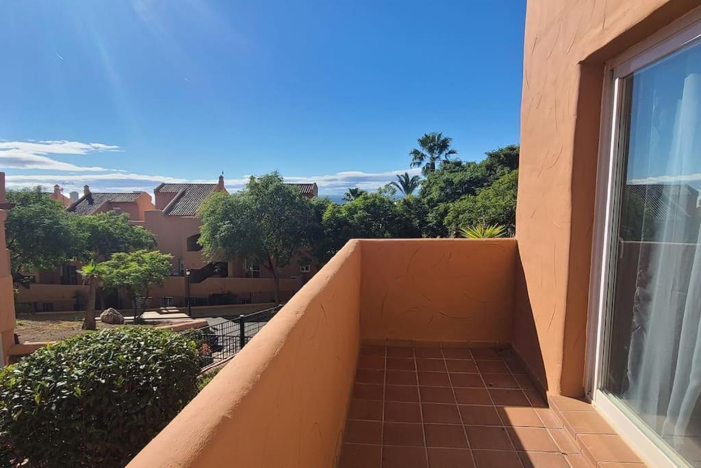 Modern In Elviria, Golf, Fun & Apartment *