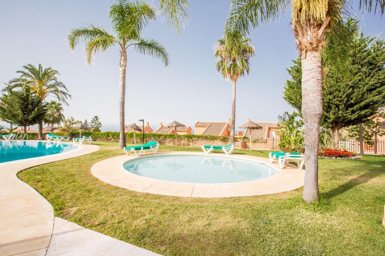 Modern In Elviria, Golf, Fun & Apartamento Marbella