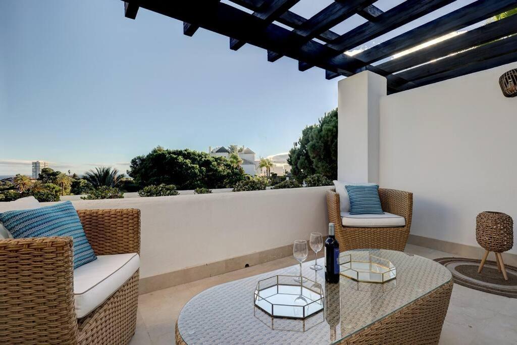 Luxurious 80m² Apartment, Stunning Sea Views - Rio Real Golf, Apartamento Marbella