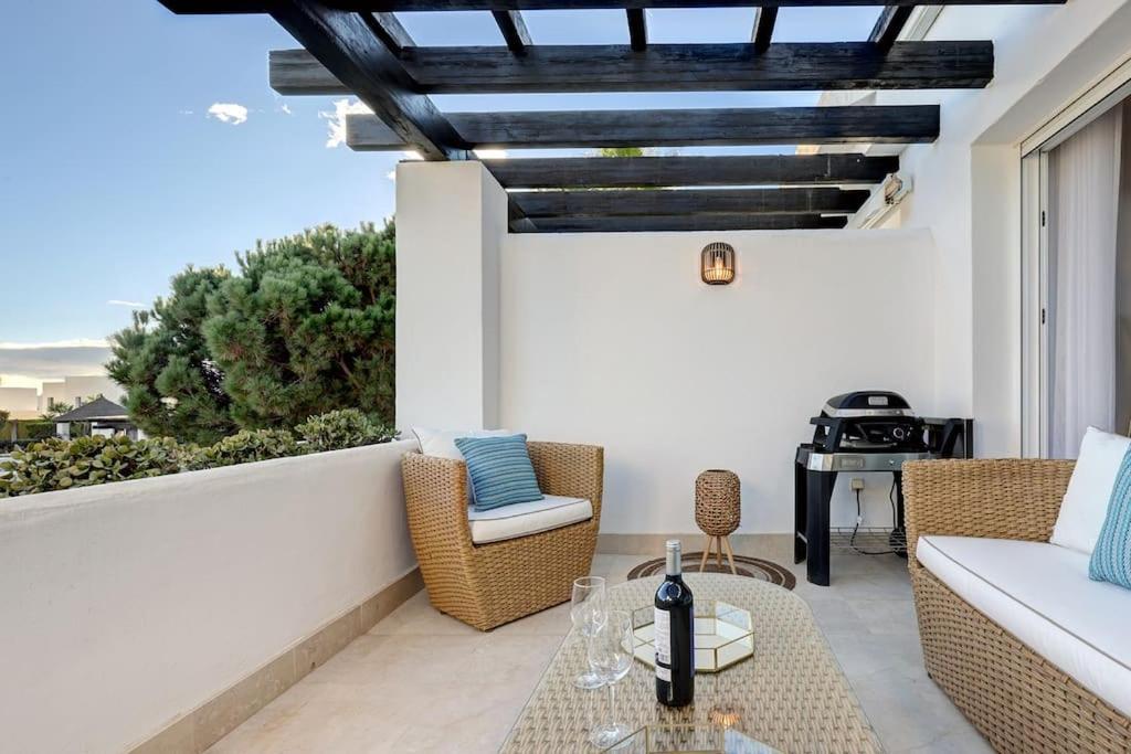 Luxurious 80m² Apartment, Stunning Sea Views - Rio Real Golf, Apartamento Marbella