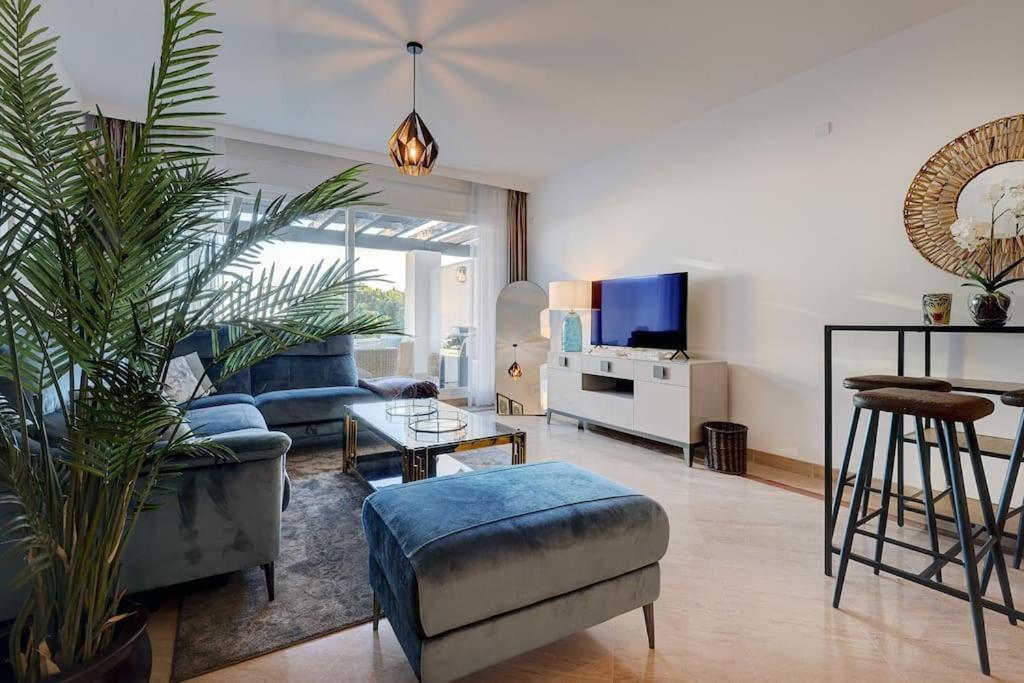Luxurious 80m² Apartment, Stunning Sea Views - Rio Real Golf, * Marbella