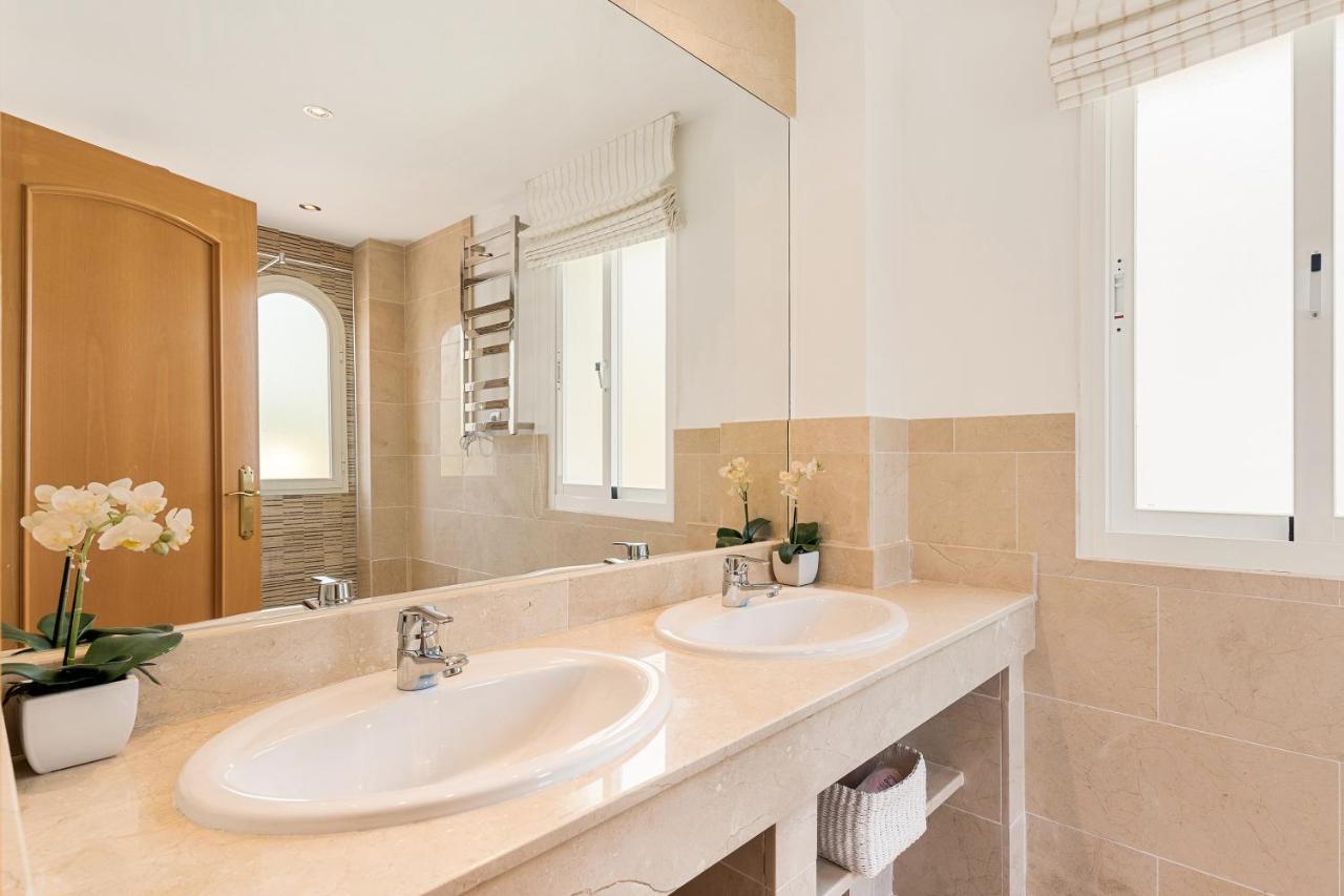 Villa New Zacaluca Pool Sauna & Gym - Happy Rentals
