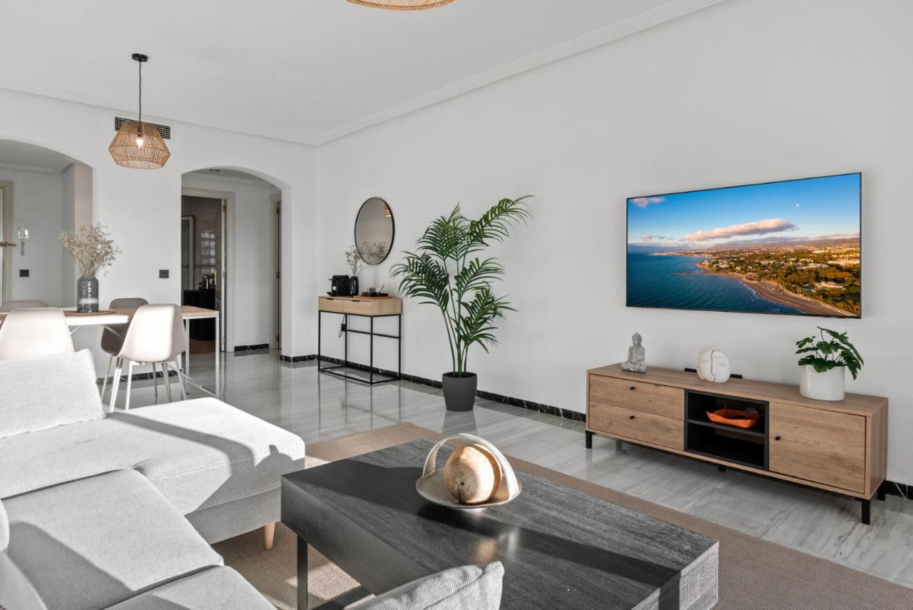 Modern - 2 Bedrooms, Beachside - Puerto Banus Marbella