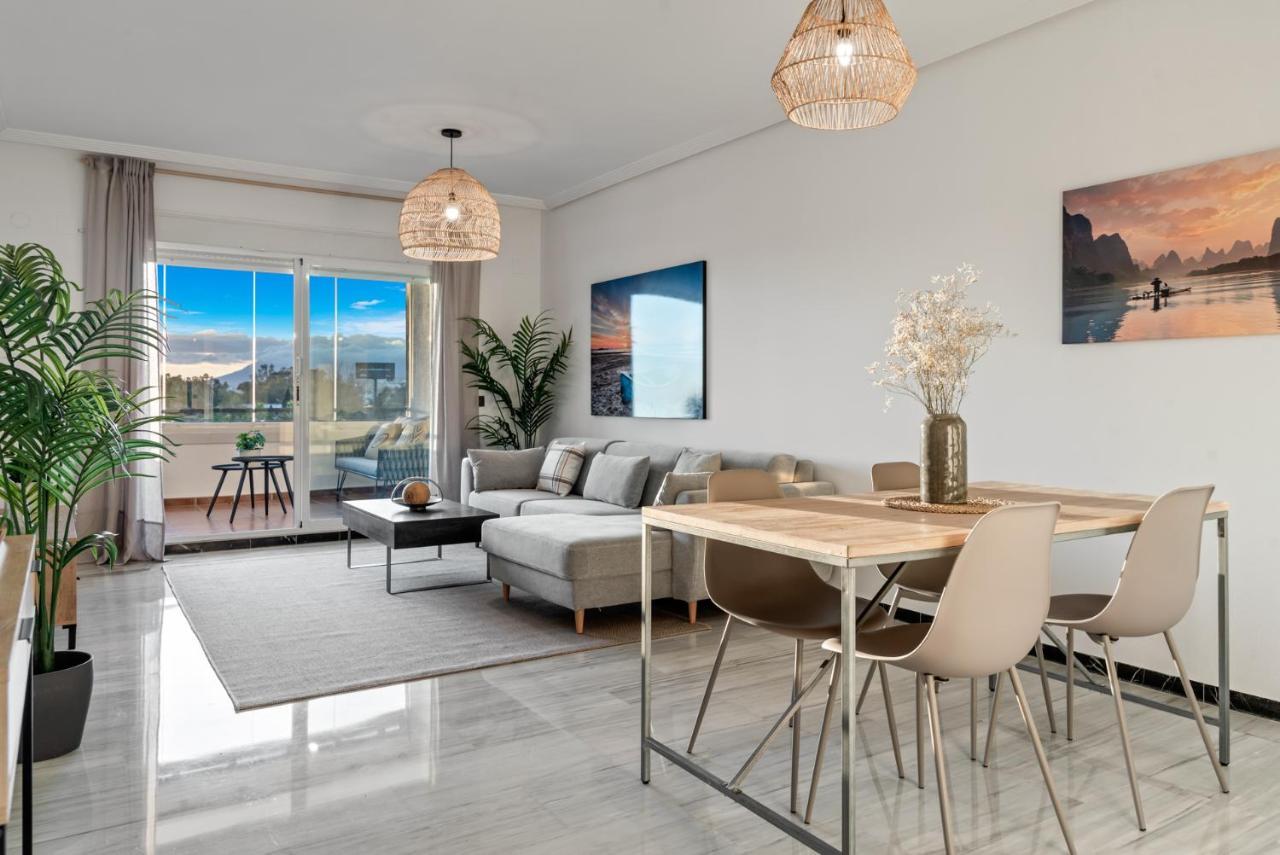 Apartment Modern - 2 Bedrooms, Beachside - Puerto Banus