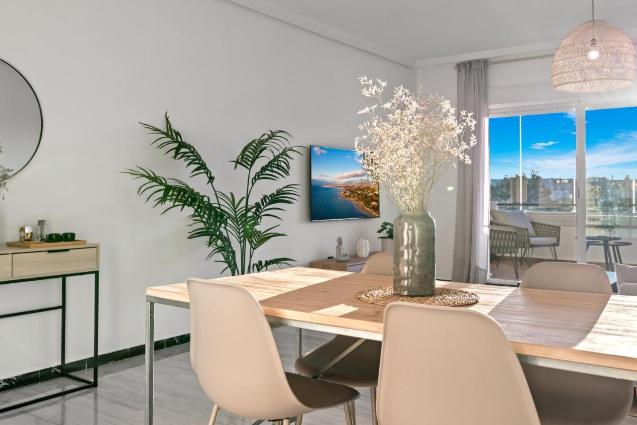 Modern - 2 Bedrooms, Beachside - Puerto Banus *