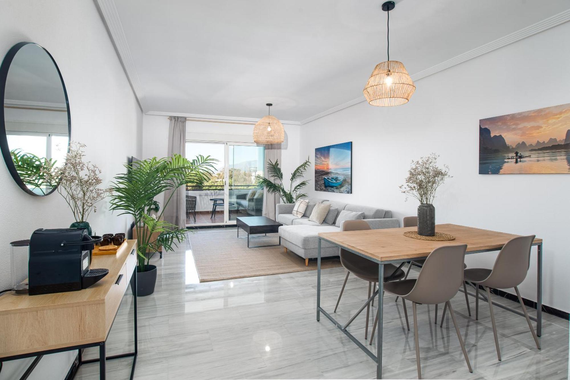 Apartment Modern - 2 Bedrooms, Beachside - Puerto Banus Marbella