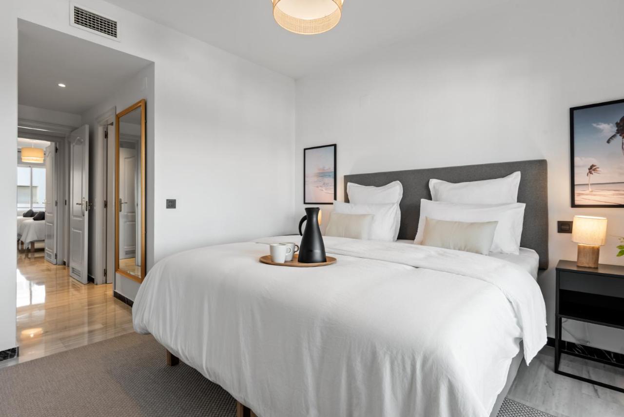Apartment Modern - 2 Bedrooms, Beachside - Puerto Banus
