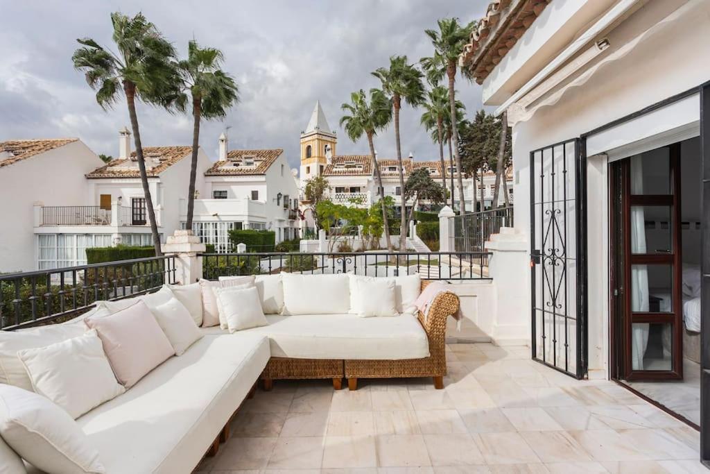 Villa Stylish Spanish 3 Bd Townhouse On The Golden Mile Marbella