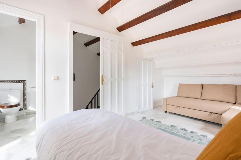 Villa Stylish Spanish 3 Bd Townhouse On The Golden Mile