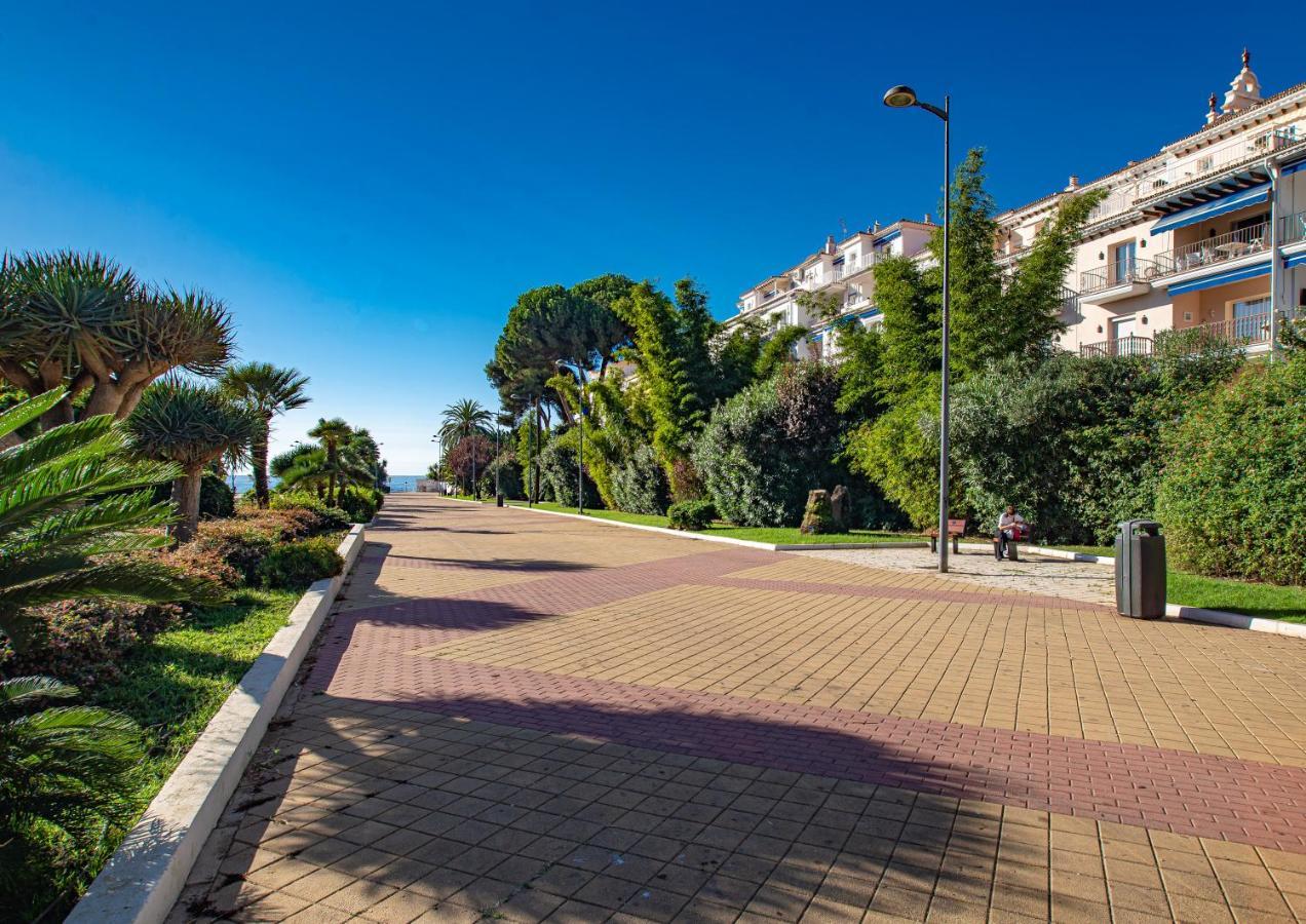 Apartment Modern - 2 Bedrooms, Beachside - Puerto Banus Marbella