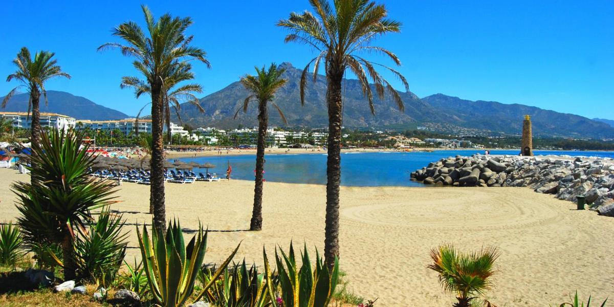 Modern - 2 Bedrooms, Beachside - Puerto Banus Apartment