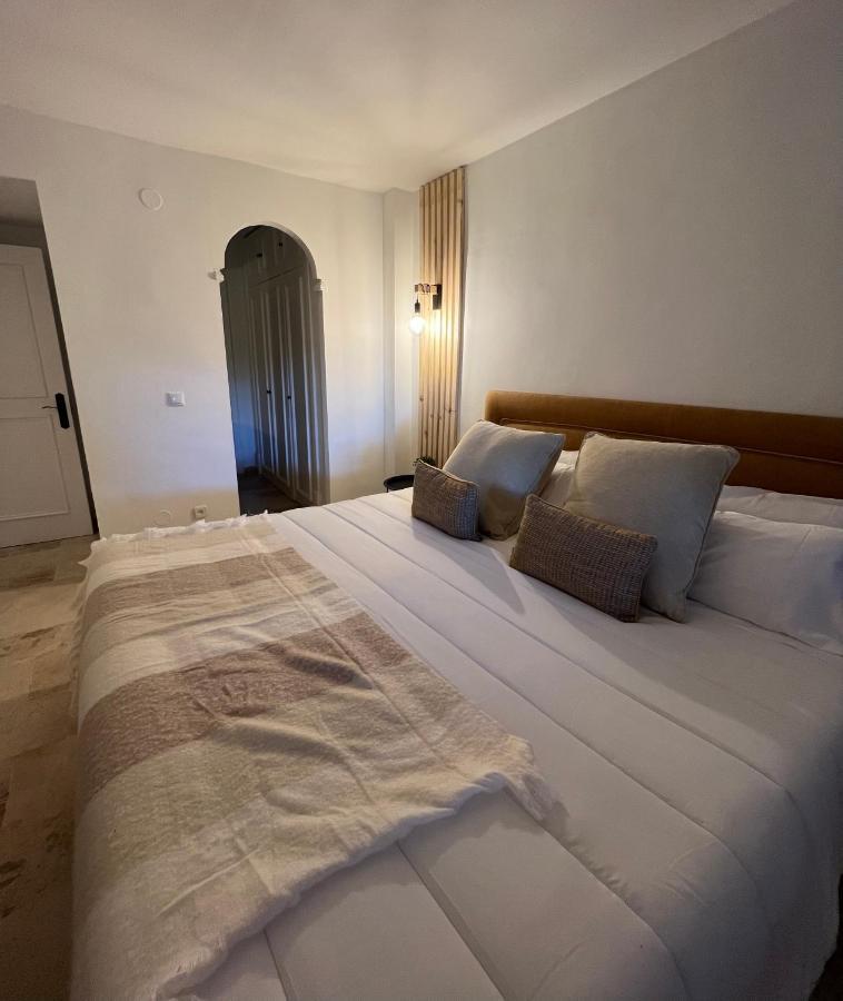 Impeccable Large With Immense Terrace And Private Garden Overlooking The Mountain, Featuring 2 Bedrooms And Sleeping Up To 4 Guests Located 100 Meters From Plaza Maestranza * Marbella
