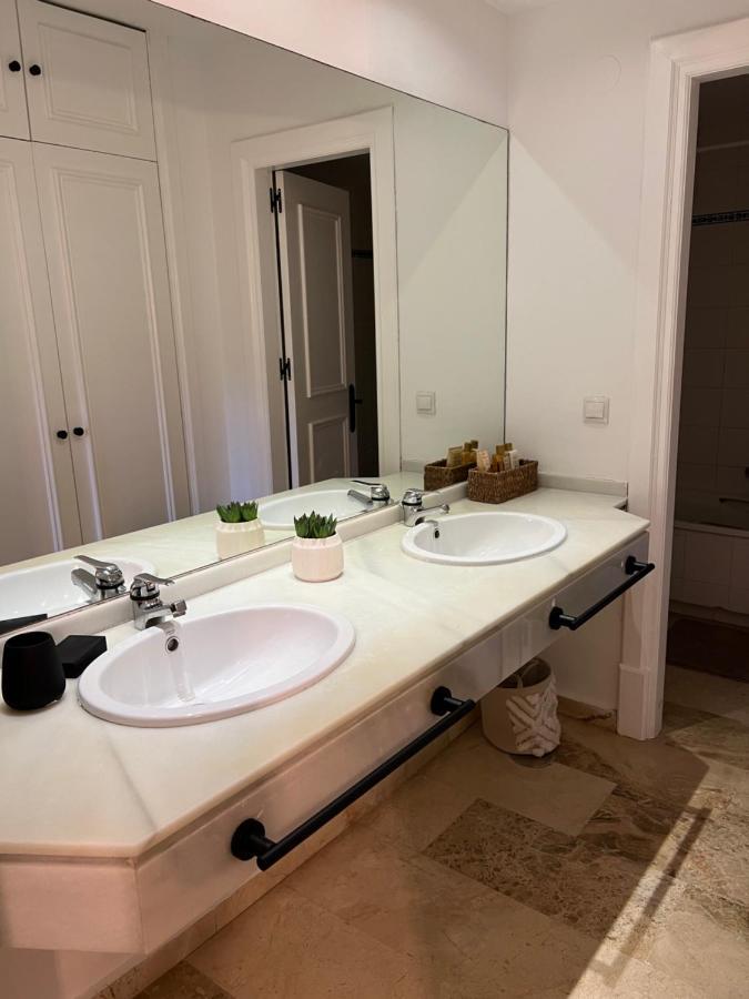 Apartamento Impeccable Large With Immense Terrace And Private Garden Overlooking The Mountain, Featuring 2 Bedrooms And Sleeping Up To 4 Guests Located 100 Meters From Plaza Maestranza Marbella