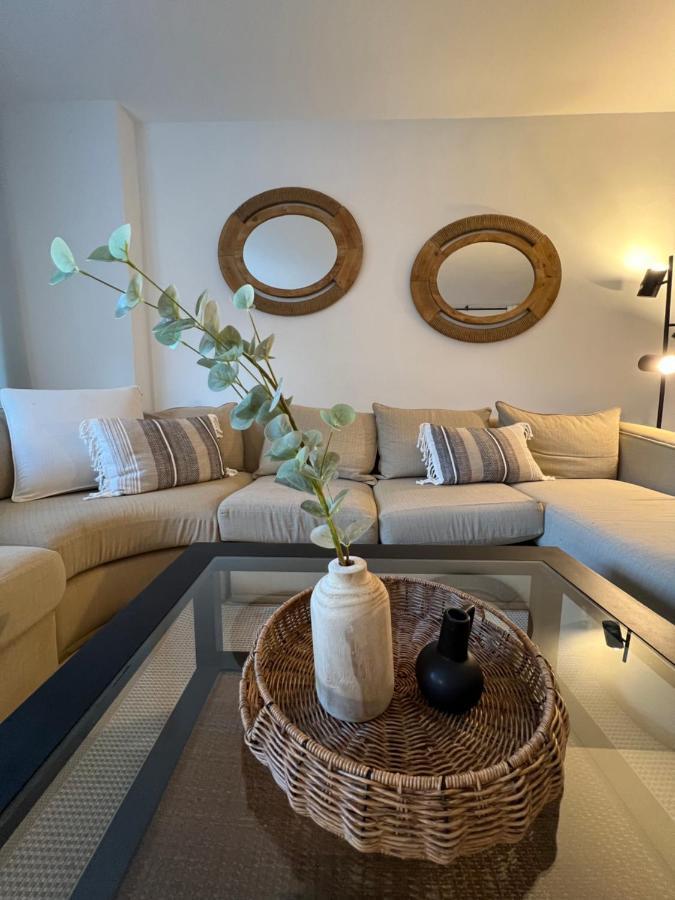 Apartamento Impeccable Large With Immense Terrace And Private Garden Overlooking The Mountain, Featuring 2 Bedrooms And Sleeping Up To 4 Guests Located 100 Meters From Plaza Maestranza Marbella