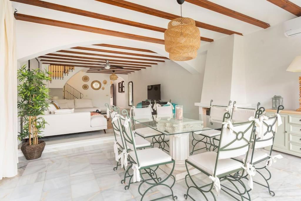 Stylish Spanish 3 Bd Townhouse On The Golden Mile Villa *