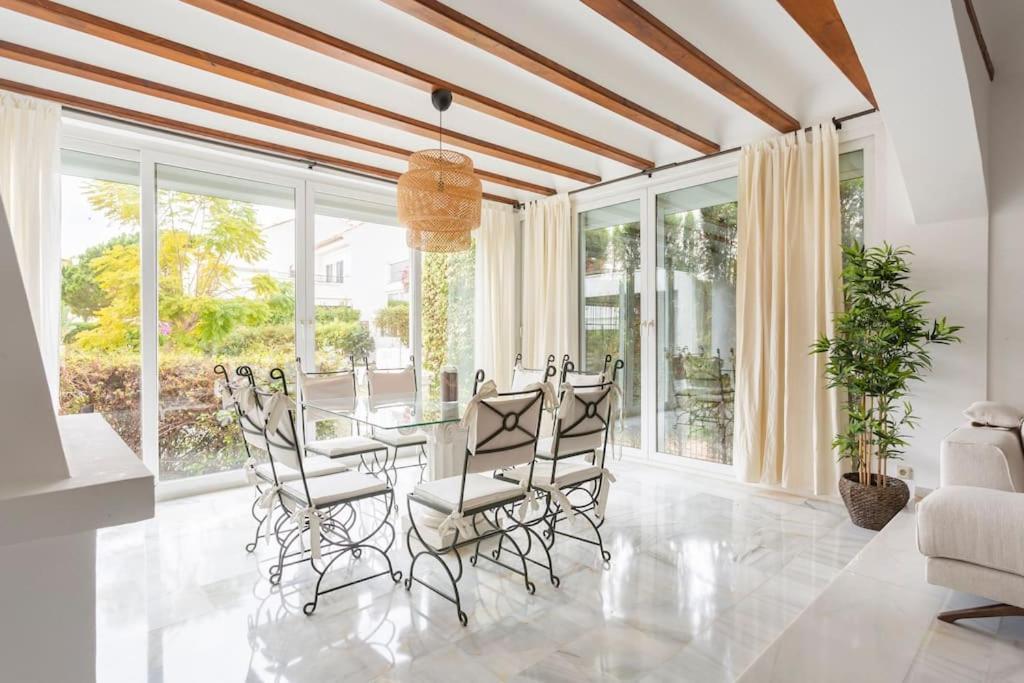Villa Stylish Spanish 3 Bd Townhouse On The Golden Mile Marbella