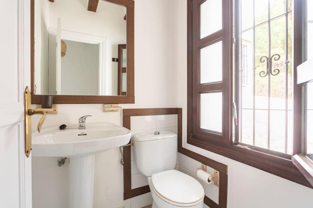 Stylish Spanish 3 Bd Townhouse On The Golden Mile Villa
