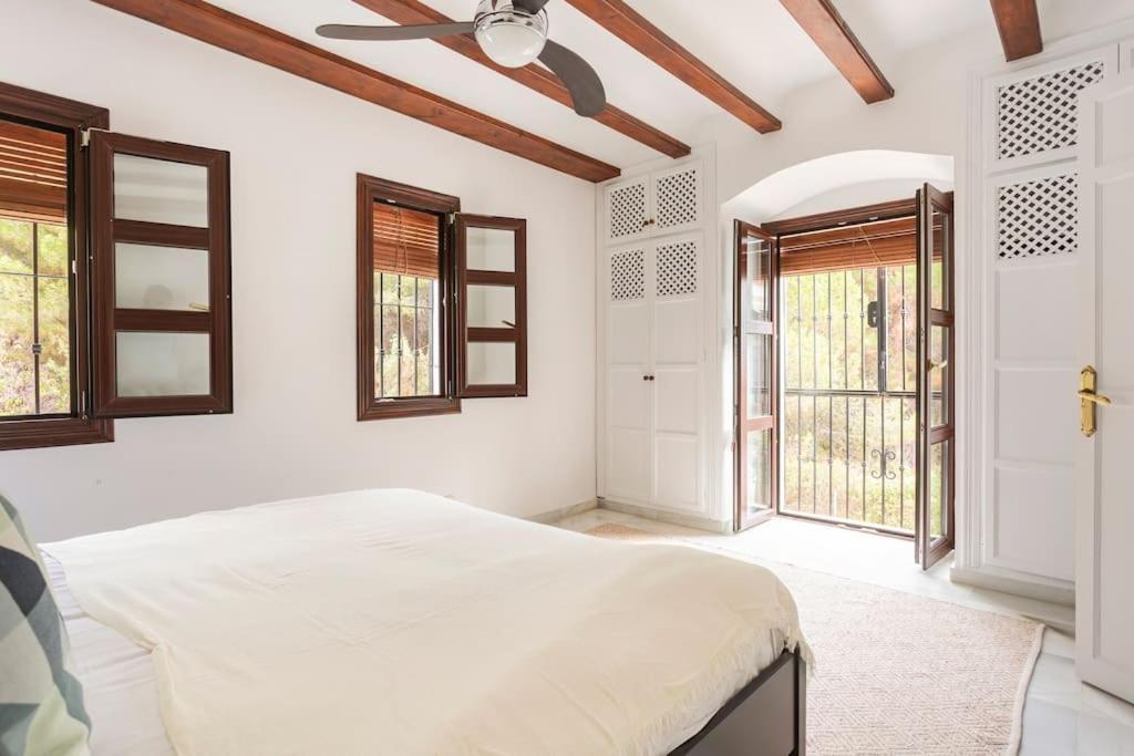 Stylish Spanish 3 Bd Townhouse On The Golden Mile