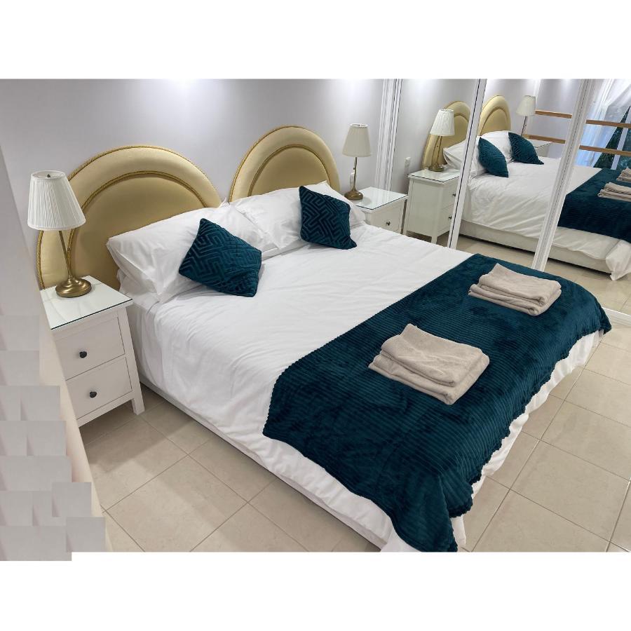 Front Apt Next To Puerto Banus Harbour *
